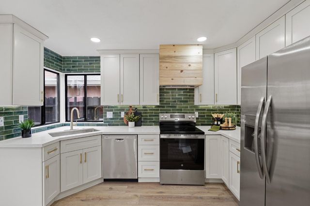 335 W Clover Rd, Tracy, CA 95376