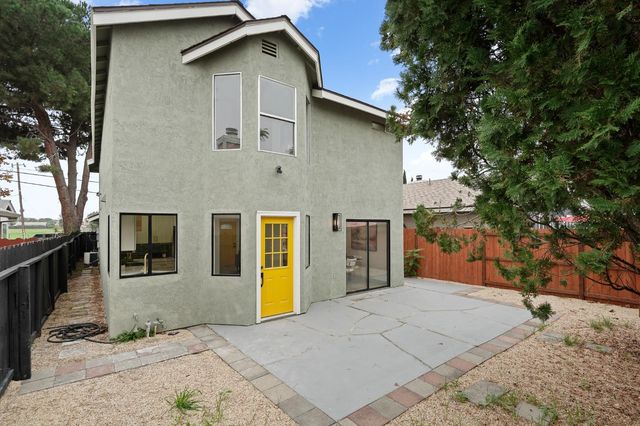 335 W Clover Rd, Tracy, CA 95376