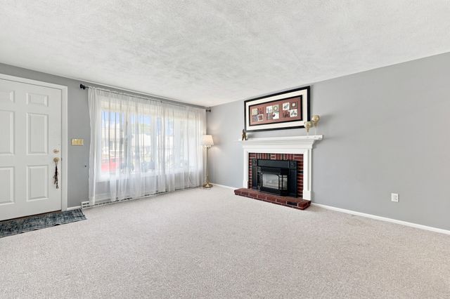92 Applewood Drive, Marlborough, MA 01752
