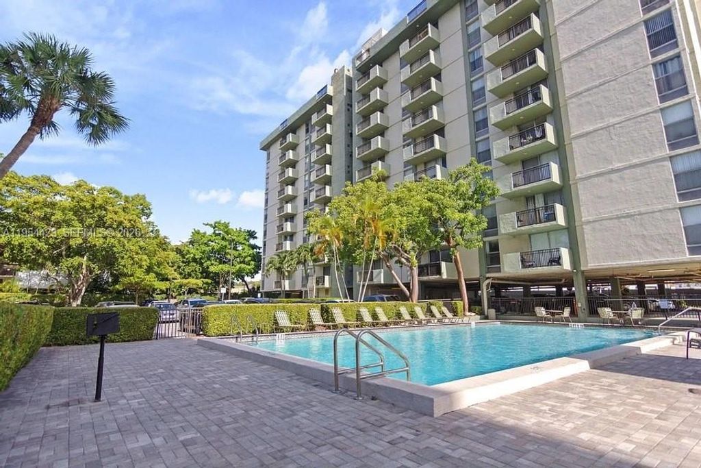 4848 NW 24th Court 210, Lauderdale Lakes, FL 33313
