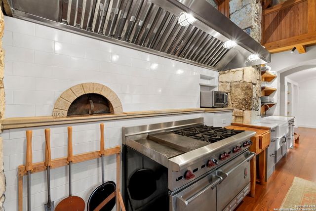 317 Limestone Creek, Hill Country Village, TX 78232