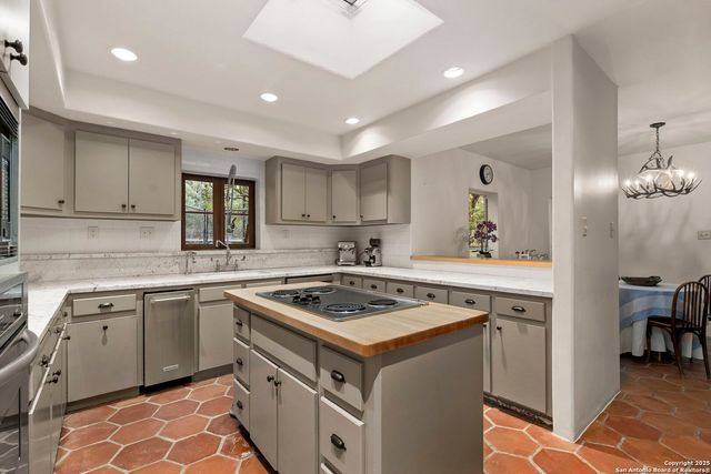 317 Limestone Creek, Hill Country Village, TX 78232