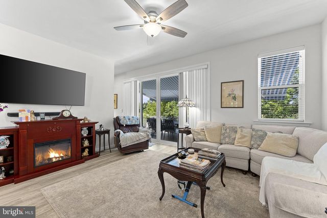 114 CURTAIN FALL DR, Middletown, VA 22645