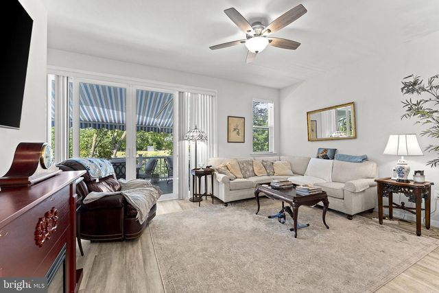 114 CURTAIN FALL DR, Middletown, VA 22645
