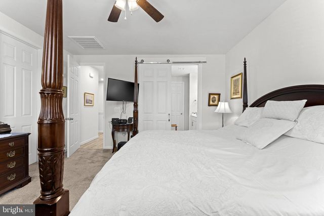 114 CURTAIN FALL DR, Middletown, VA 22645
