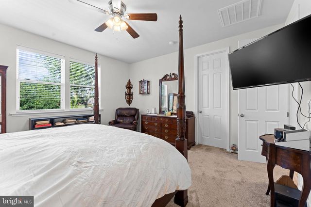 114 CURTAIN FALL DR, Middletown, VA 22645