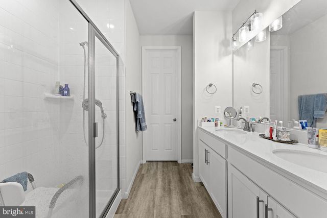 114 CURTAIN FALL DR, Middletown, VA 22645