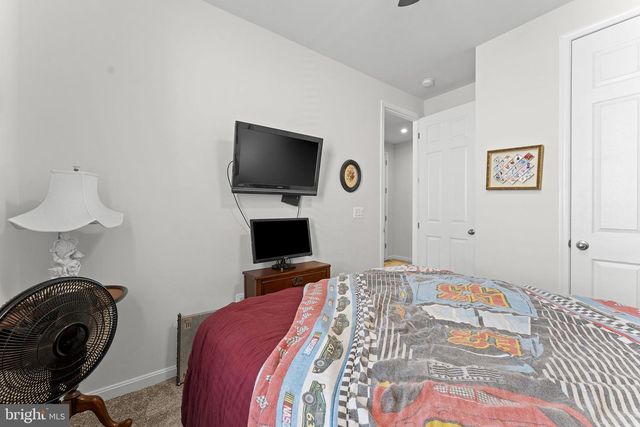 114 CURTAIN FALL DR, Middletown, VA 22645