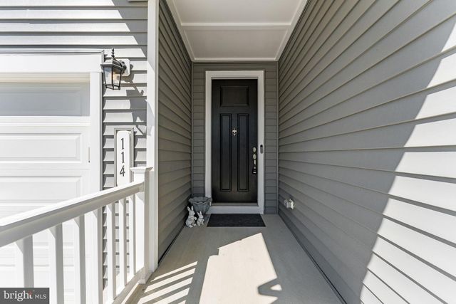 114 CURTAIN FALL DR, Middletown, VA 22645