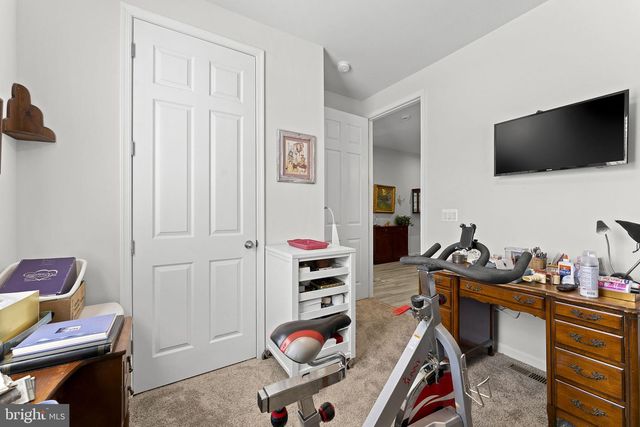 114 CURTAIN FALL DR, Middletown, VA 22645