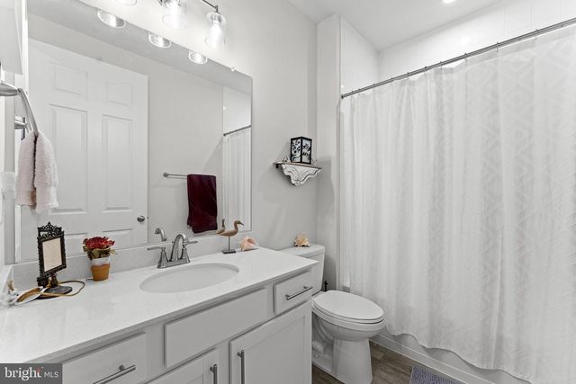 114 CURTAIN FALL DR, Middletown, VA 22645