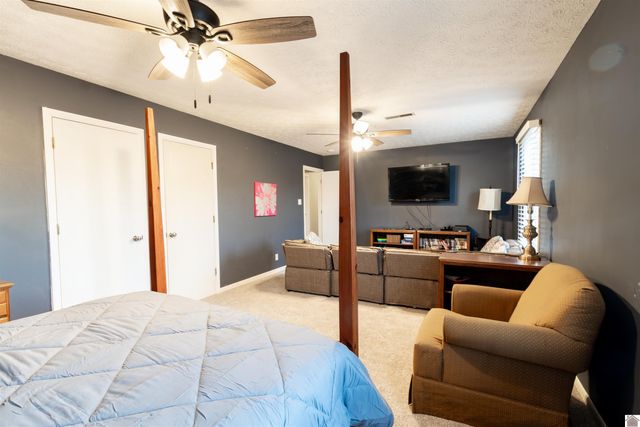 4340 Meadow Ln, Paducah, KY 42001