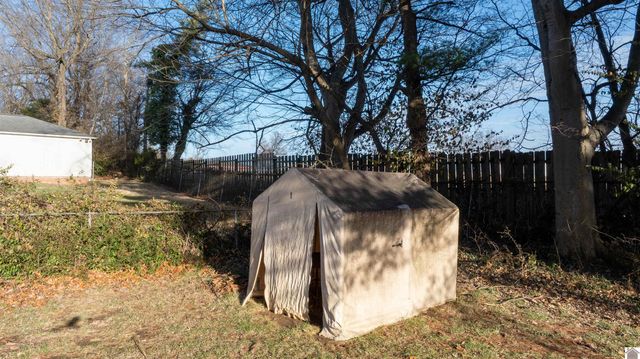 4340 Meadow Ln, Paducah, KY 42001