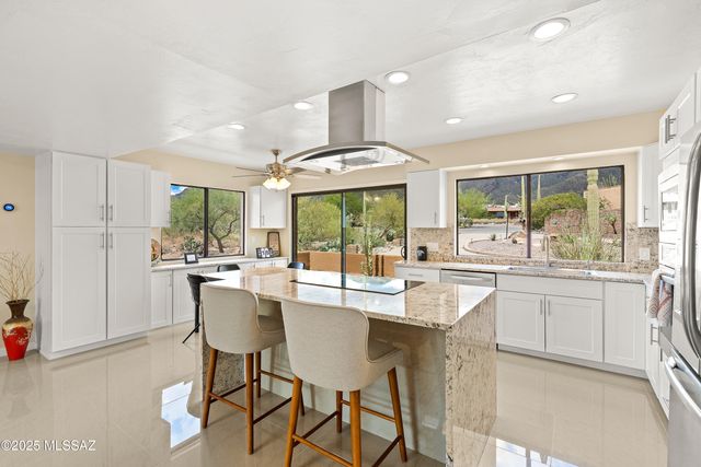 6801 N Green Mountain Place, Tucson, AZ 85718