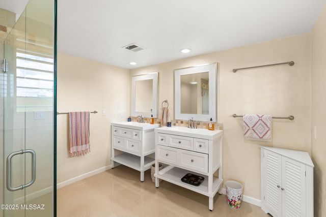 6801 N Green Mountain Place, Tucson, AZ 85718