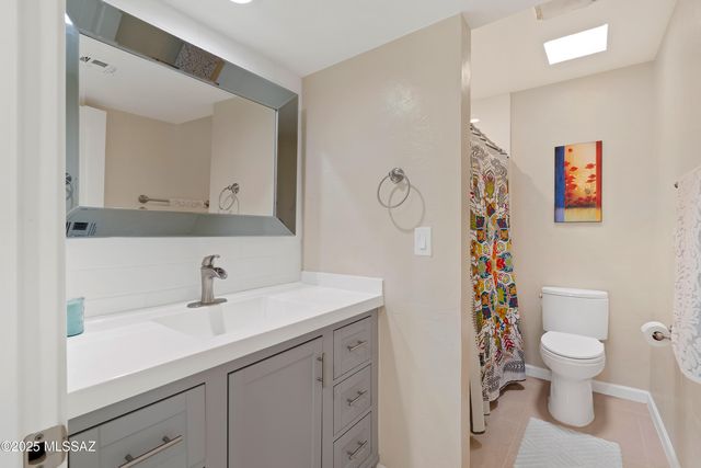 6801 N Green Mountain Place, Tucson, AZ 85718