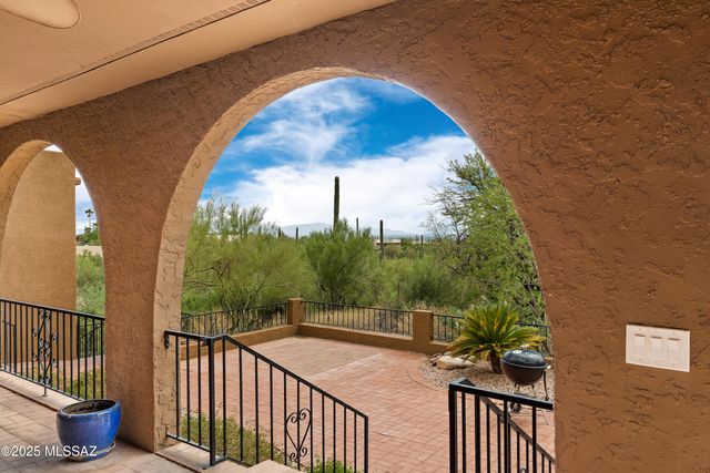 6801 N Green Mountain Place, Tucson, AZ 85718