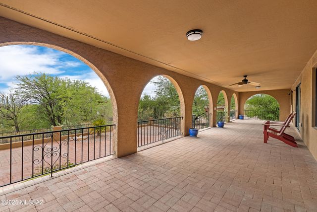 6801 N Green Mountain Place, Tucson, AZ 85718