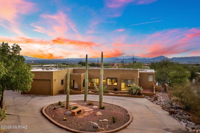 6801 N Green Mountain Place, Tucson, AZ 85718