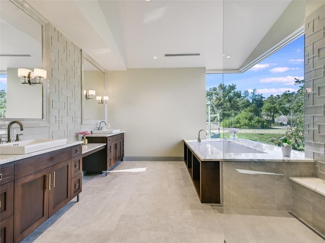 1946 Backbone RDG, Wimberley, TX 78666