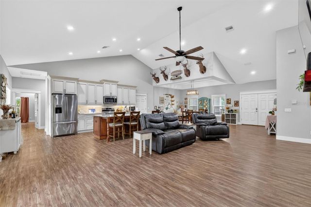8397 E HWY 25, Belleview, FL 34420