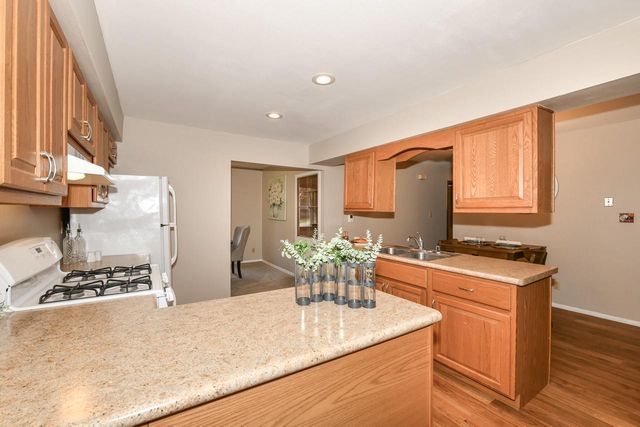 12151 Diane DRIVE, Wauwatosa, WI 53226