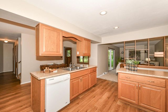 12151 Diane DRIVE, Wauwatosa, WI 53226