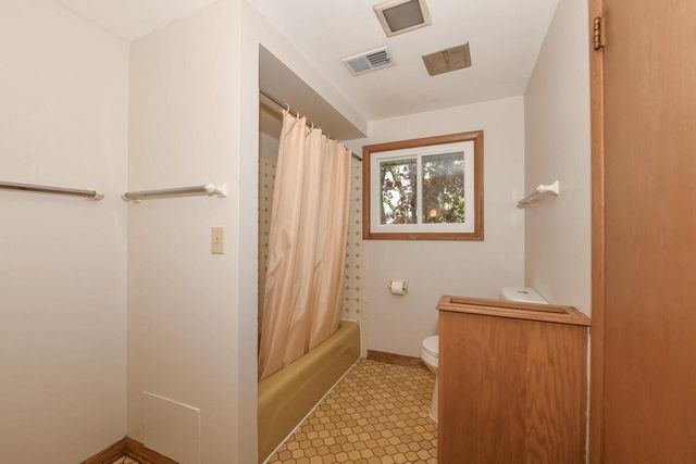 12151 Diane DRIVE, Wauwatosa, WI 53226