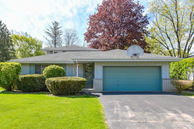 12151 Diane DRIVE, Wauwatosa, WI 53226