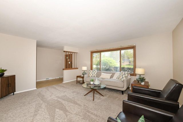 12151 Diane DRIVE, Wauwatosa, WI 53226