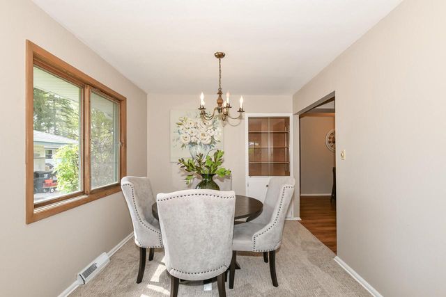 12151 Diane DRIVE, Wauwatosa, WI 53226