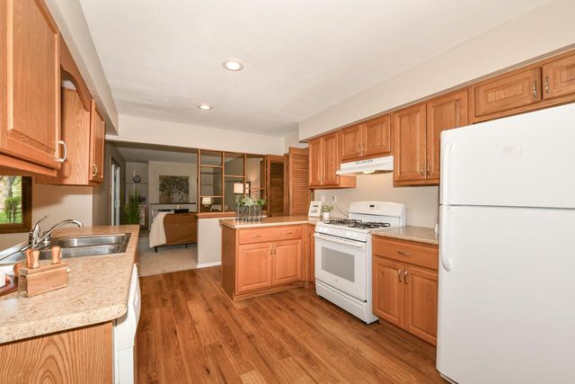 12151 Diane DRIVE, Wauwatosa, WI 53226