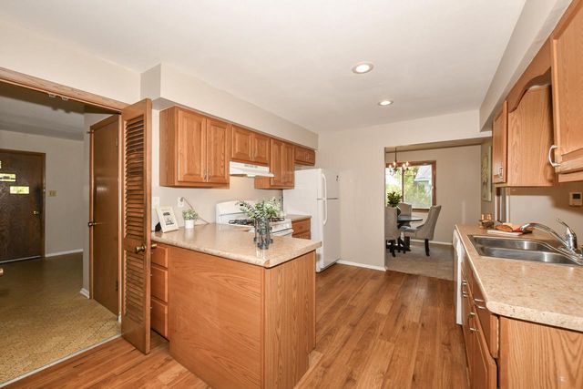 12151 Diane DRIVE, Wauwatosa, WI 53226