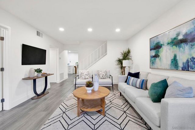 1725 Glenridge Cir, West Covina, CA 91792