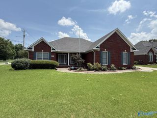 238 Pebble Brook Drive, Madison, AL 35758