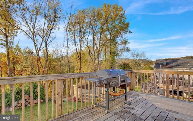 40 ELAINE DR, Boyertown, PA 19512