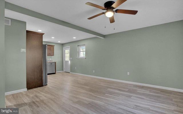 40 ELAINE DR, Boyertown, PA 19512