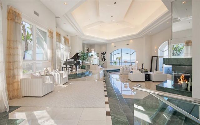 702 Via La Cuesta, Palos Verdes Estates, CA 90274