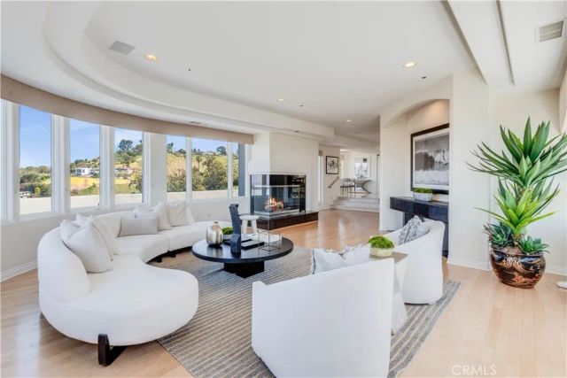 702 Via La Cuesta, Palos Verdes Estates, CA 90274