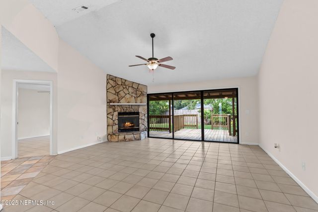 8361 CHASON Road W, Jacksonville, FL 32244
