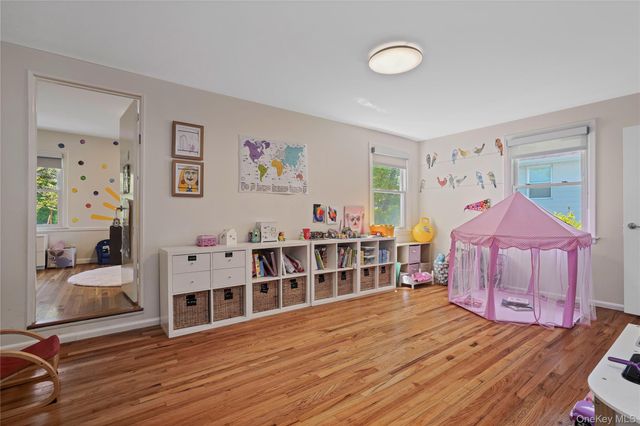 97 Hanson Lane, New Rochelle, NY 10804