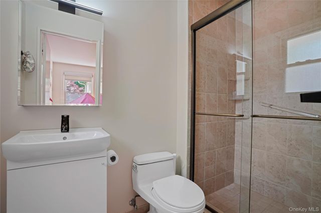 97 Hanson Lane, New Rochelle, NY 10804
