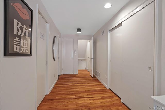 97 Hanson Lane, New Rochelle, NY 10804