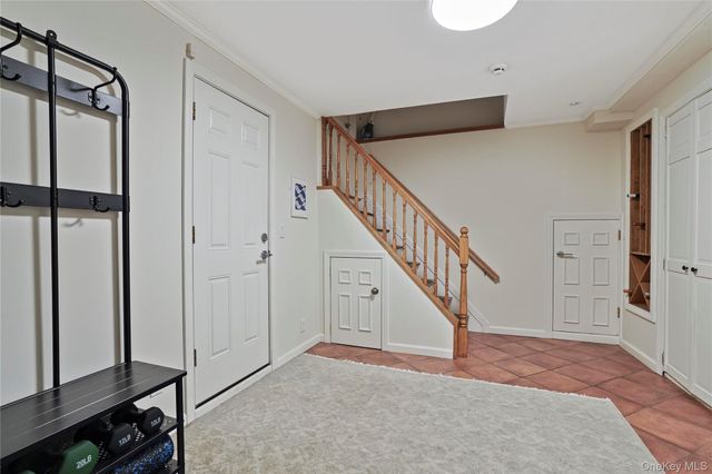 97 Hanson Lane, New Rochelle, NY 10804