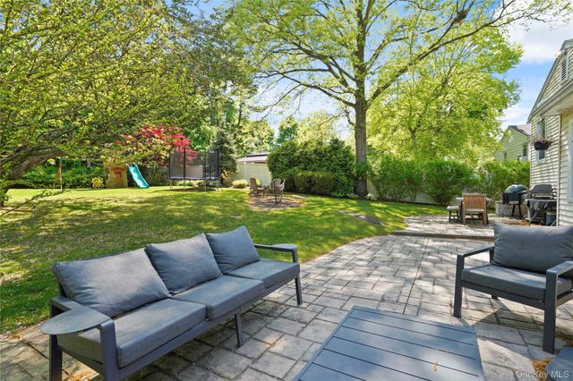 97 Hanson Lane, New Rochelle, NY 10804