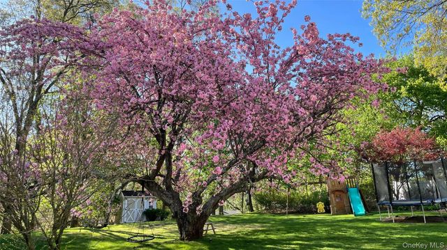 97 Hanson Lane, New Rochelle, NY 10804