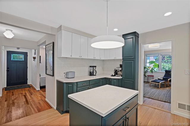 97 Hanson Lane, New Rochelle, NY 10804