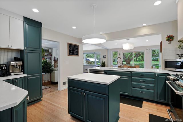 97 Hanson Lane, New Rochelle, NY 10804