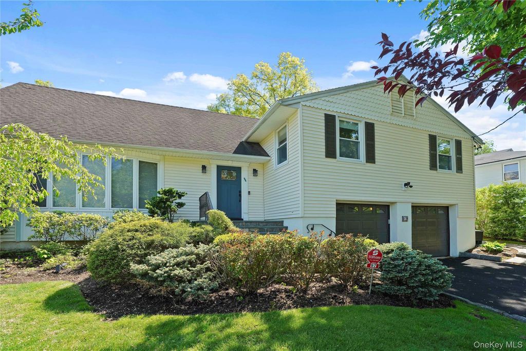 97 Hanson Lane, New Rochelle, NY 10804