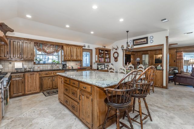 308 Wheeler Creek Court, Gainesville, TX 76240